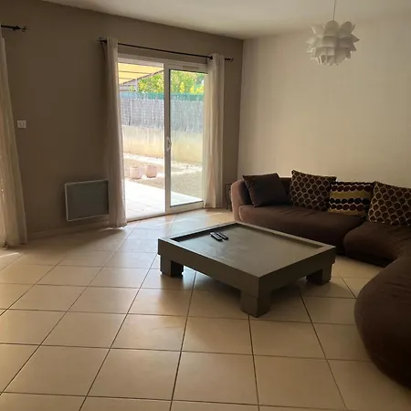 3 Et Piscine Βίλα