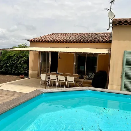 3 Et Piscine Βίλα